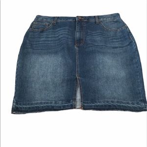 Jean mini-skirt with front-slit
